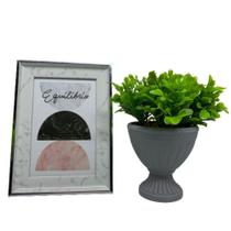 Composição de Vaso taça na cor cinza com planta e porta retrato marmorizado