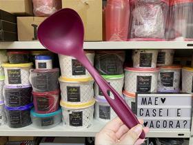 Concha Ideal Tupperware Marsala - 30cm x 10cm x 9cm Concha Ideal Tupperware Marsala - 30cm x 10cm x 9cm