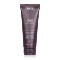 Condicionador Aveda Invati Advanced Thickening para diluir o cabelo