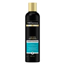 Condicionador TRESemmé Cachos Definidos com 400ml Condicionador TRESemmé Cachos Definidos com 400ml