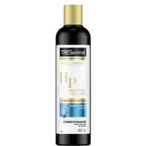 Condicionador Tresemmé Hidratação Profunda 400ml Fórmula enriquecida com Pantenol e Aloe Vera Hidrata Restaura a Maciez