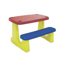 Conj de um tampo vermelho, assento azul e uma base amarela de plasticos montavel escolar