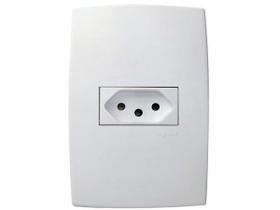 Conjunto 1 Tomada 10A 2p+T 4x2 Branca 615080 Pial Plus Conjunto 1 Tomada 10A 2p+T 4x2 Branca 615080 Pial Plus