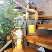 Conjunto 2 Castiçal Liso Cor Rosê Alça de Couro C/ Velas