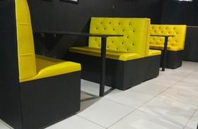 Conjunto 2 Sofás Booth E 1 Mesa Fixa 1.10m Amarelo E Preto, Restaurante