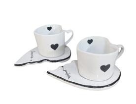 Conjunto 2 xicaras com pires em formato de coração Decorado
