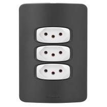 Conjunto 3 Tomadas 20A - Gracia Black Maxx / Branco Conjunto 3 Tomadas 20A - Gracia Black Maxx / Branco