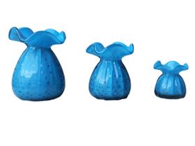Conjunto 3 Vasos Decorativo Murano Trouxinha P. M. G. Azul Bebê Conjunto 3 Vasos Decorativo Murano Trouxinha P. M. G. Azul Bebê