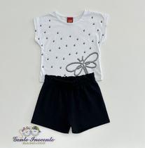 Conjunto 4/16 Blusa Cropped Kyly Branca com Borboleta Aplicada e Shorts Preto Conjunto 4/16 Blusa Cropped Kyly Branca com Borboleta Aplicada e Shorts Preto