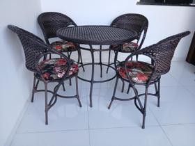 Conjunto 4 Cadeiras com 1 Mesa Redonda Jardim Varanda Área Externa Interna Sacadas Piscina Fibra Sintética Lavável Cor Argila
