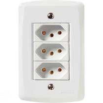 Conjunto 4x2 com 3 Tomadas 2P+T 10 A 250 V Tramontina Lux2 Branco Conjunto 4x2 com 3 Tomadas 2P+T 10 A 250 V Tramontina Lux2 Branco