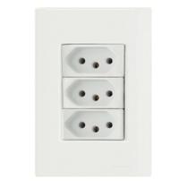 Conjunto 4x2 Com 3 Tomadas 2p+t 20 A 250 V Tramontina Giz Branco Tramontina Conjunto 4x2 Com 3 Tomadas 2p+t 20 A 250 V Tramontina Giz Branco Tramontina