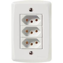 Conjunto 4x2 com 3 Tomadas 2P+T 20 A 250 V Tramontina Lux2 Branco Conjunto 4x2 com 3 Tomadas 2P+T 20 A 250 V Tramontina Lux2 Branco