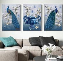 Conjunto 5 Quadros Decorativos Pavão Azul Flores Brancas"