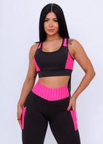 Conjunto Academia Cropped Com Bojo + Calça Legging Com Bolso Conjunto Academia Cropped Com Bojo + Calça Legging Com Bolso