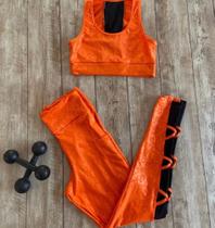 Conjunto Academia Top e Calça Cor Laranja e Preto Tamanho M Conjunto Academia Top e Calça Cor Laranja e Preto Tamanho M