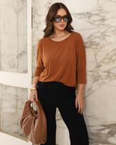 Conjunto Adeline - Composto por blusa de visco lycra 290g com manga 3/4 e calça em moletinho 300g