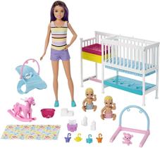 Conjunto Barbie Babysitters com Berço e Acessórios - 3 a 7 anos