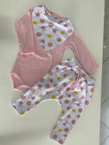 Conjunto bebê Body com calça saruel e babador bandana