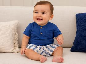 Conjunto bebê camiseta e bermuda azul listras