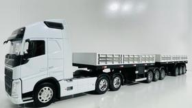 Conjunto Bitrem Grade Baixa 3x3 Escala 1:32 Volvo FH500