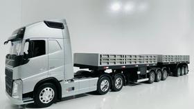 Conjunto Bitrem Grade Baixa 3x3 Escala 1:32 Volvo FH500