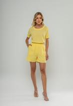 Conjunto Blusa Básica Manga Curta e Short Amarelo Salvatore Conjunto Blusa Básica Manga Curta e Short Amarelo Salvatore