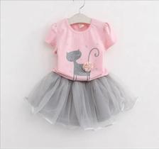 Conjunto Blusa e Saia de Tule Infantil Moda Casual Estampa de Gatinho Cores Diversas Conjunto Blusa e Saia de Tule Infantil Moda Casual Estampa de Gatinho Cores Diversas