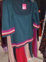 Conjunto blusa e saia Conjunto blusa e saia