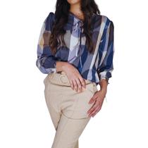 Conjunto Blusa Manga Longa Azul Estampada e Calça Bege