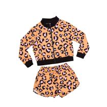 Conjunto Bomber e Shorts Laranja com Estampa de Onça Conjunto Bomber e Shorts Laranja com Estampa de Onça