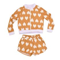 Conjunto Bomber e Shorts Marrom com Estampa de Coração