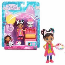 Conjunto Boneca e Acessórios Gabby Dollhouse Pack Artes
