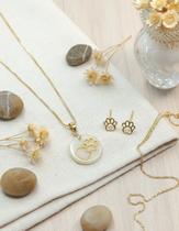 Conjunto brinco e colar patinha pet folheado a ouro 18k