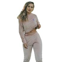 Conjunto Calça e Blusa Plush Tecido de Pelinho com Touca Conjunto Calça e Blusa Plush Tecido de Pelinho com Touca