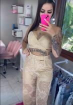 Conjunto calça e cropped, marca Dos Pés a Cabeça, estampado. Conjunto calça e cropped, marca Dos Pés a Cabeça, estampado.