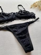 Conjunto Calcinha Fio Dental De Renda Gatria Com Sutiã De Renda Sem Bojo Com Aro Lingerie