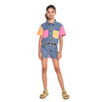 Conjunto camisa cropped jeans e moletom