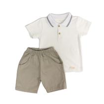Conjunto Camisa Polo Branca e Bermuda Cinza