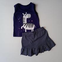 Conjunto camiseta e saia Conjunto camiseta e saia