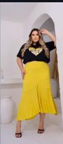 Conjunto camiseta e saia Conjunto camiseta e saia