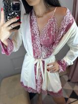 Conjunto camisola robe e calçinha malha fria e renda na cor marfim com rosa ,Tm M.