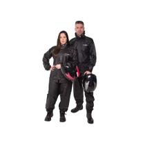 Conjunto Capa de Chuva em Pvc Bravo Gola Feminino Preto XGG Pioneira - 2200FEM-F-PRE-XGG Conjunto Capa de Chuva em Pvc Bravo Gola Feminino Preto XGG Pioneira - 2200FEM-F-PRE-XGG