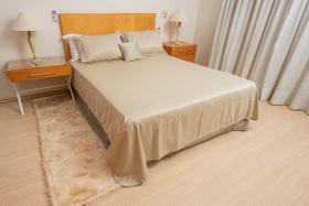 Conjunto cobre leito Jacquard dourado 3 peças + almofada de brinde - Magic