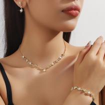 Conjunto Colar Brincos Strass Delicado Ouro Banhado Conjunto Colar Brincos Strass Delicado Ouro Banhado