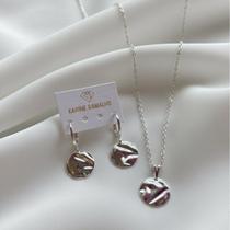 Conjunto Colar e Argolas pingente círculo ondulado banhado a Prata