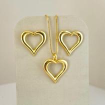 Conjunto Colar e Brinco Coração vazado Banhado a Ouro 18k