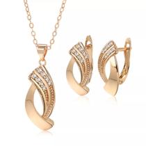 Conjunto colar e brincos banhado a ouro sofisticado
