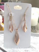 Conjunto colar e brincos pétala banhado a ouro rose zirconia