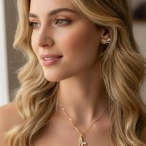 Conjunto Colar e Brincos pingente Borboleta cravejada banhado a ouro 18k Conjunto Colar e Brincos pingente Borboleta cravejada banhado a ouro 18k